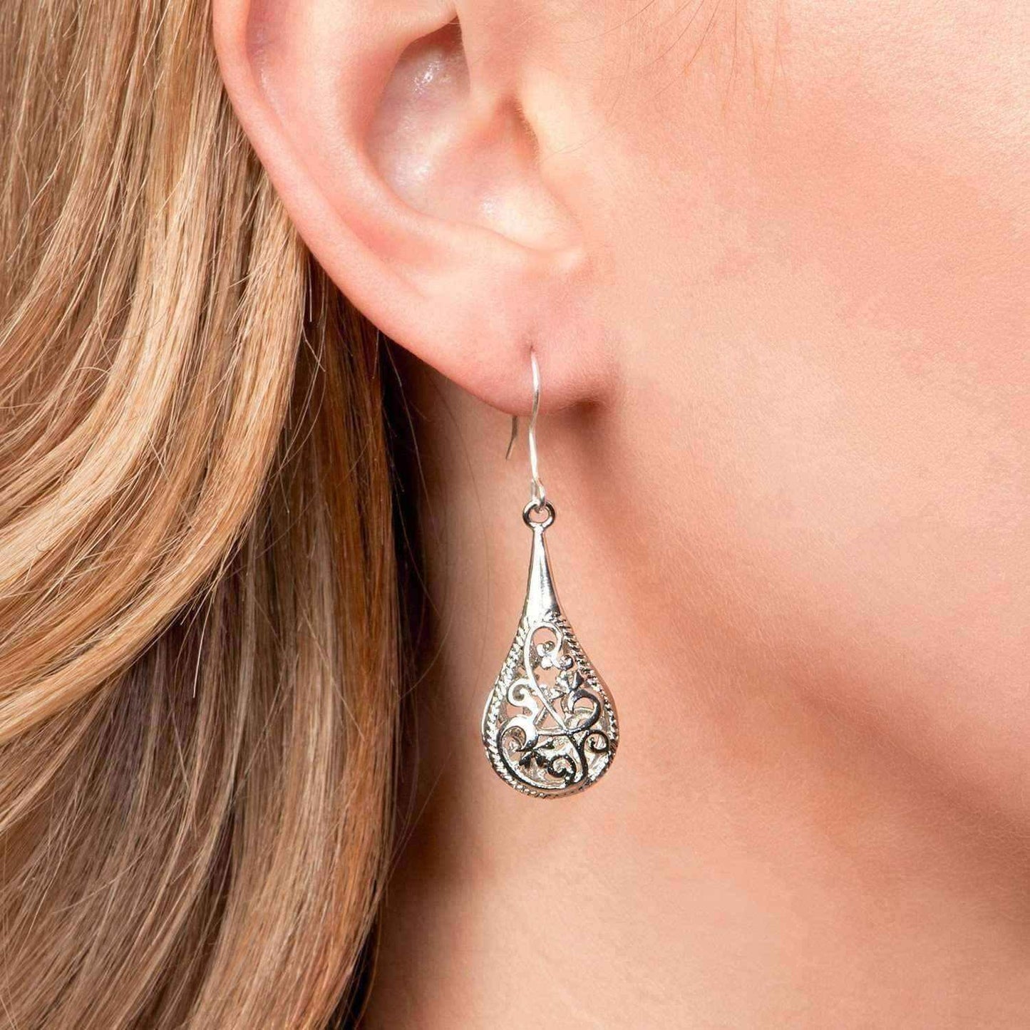 Handmade 1-inch Silver Filigree Raindrop Earrings (China) UK