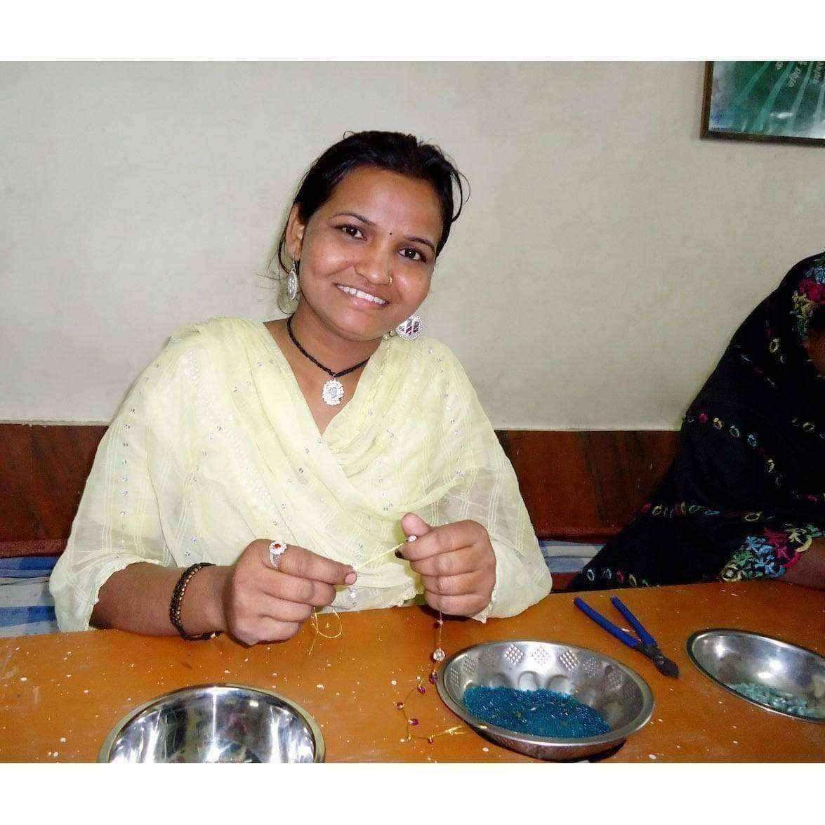 Handmade Sterling Silver Moonstone Teardrop Earrings (India) UK