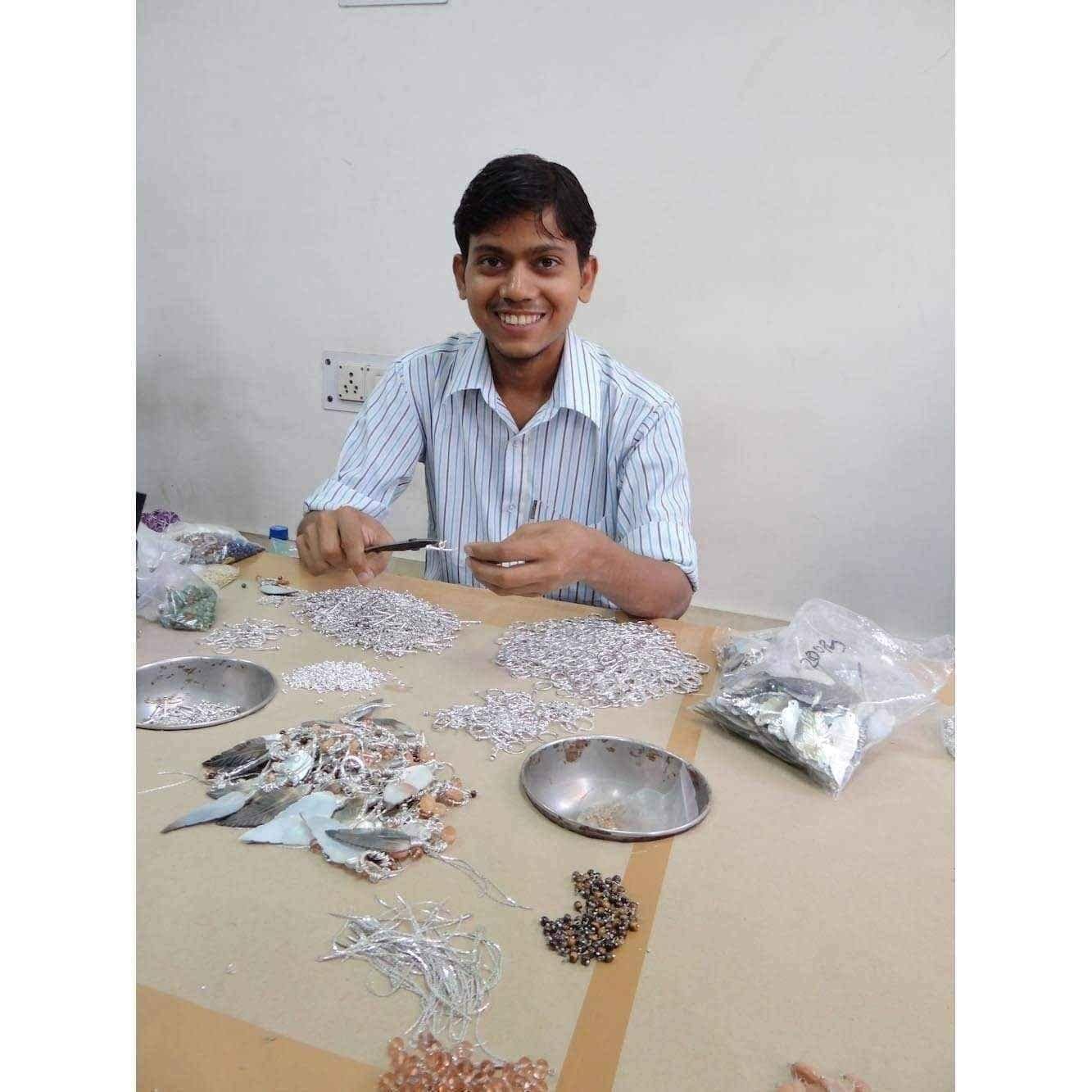 Handmade Sterling Silver Moonstone Teardrop Earrings (India) UK