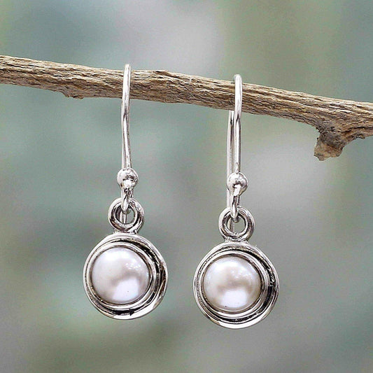 Handmade Sterling Silver 'Purest Love' Cultured Pearl Earrings (7 mm) (India) UK