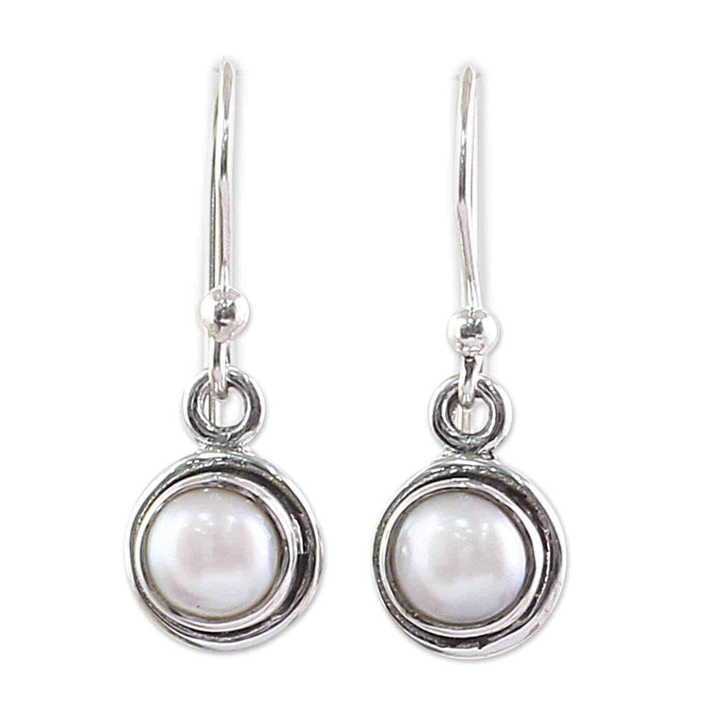 Handmade Sterling Silver 'Purest Love' Cultured Pearl Earrings (7 mm) (India) UK