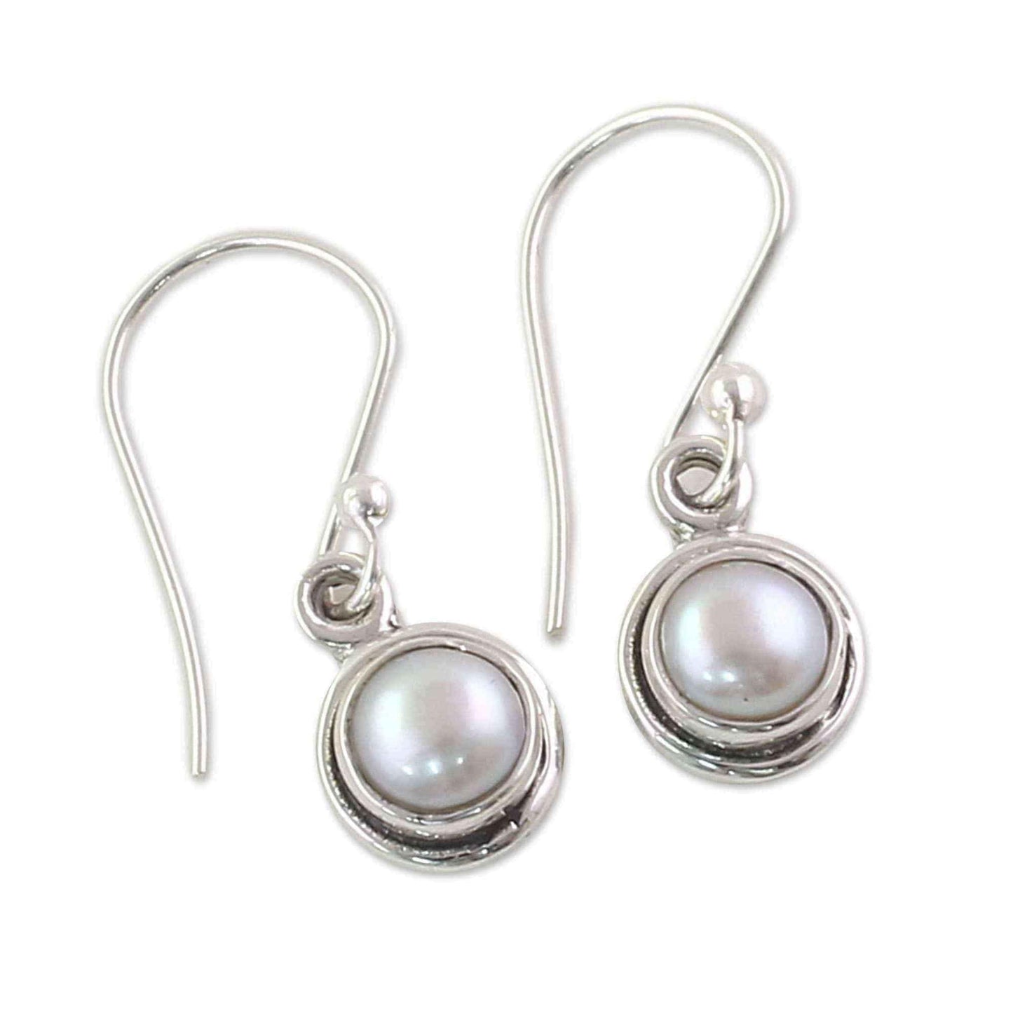 Handmade Sterling Silver 'Purest Love' Cultured Pearl Earrings (7 mm) (India) UK